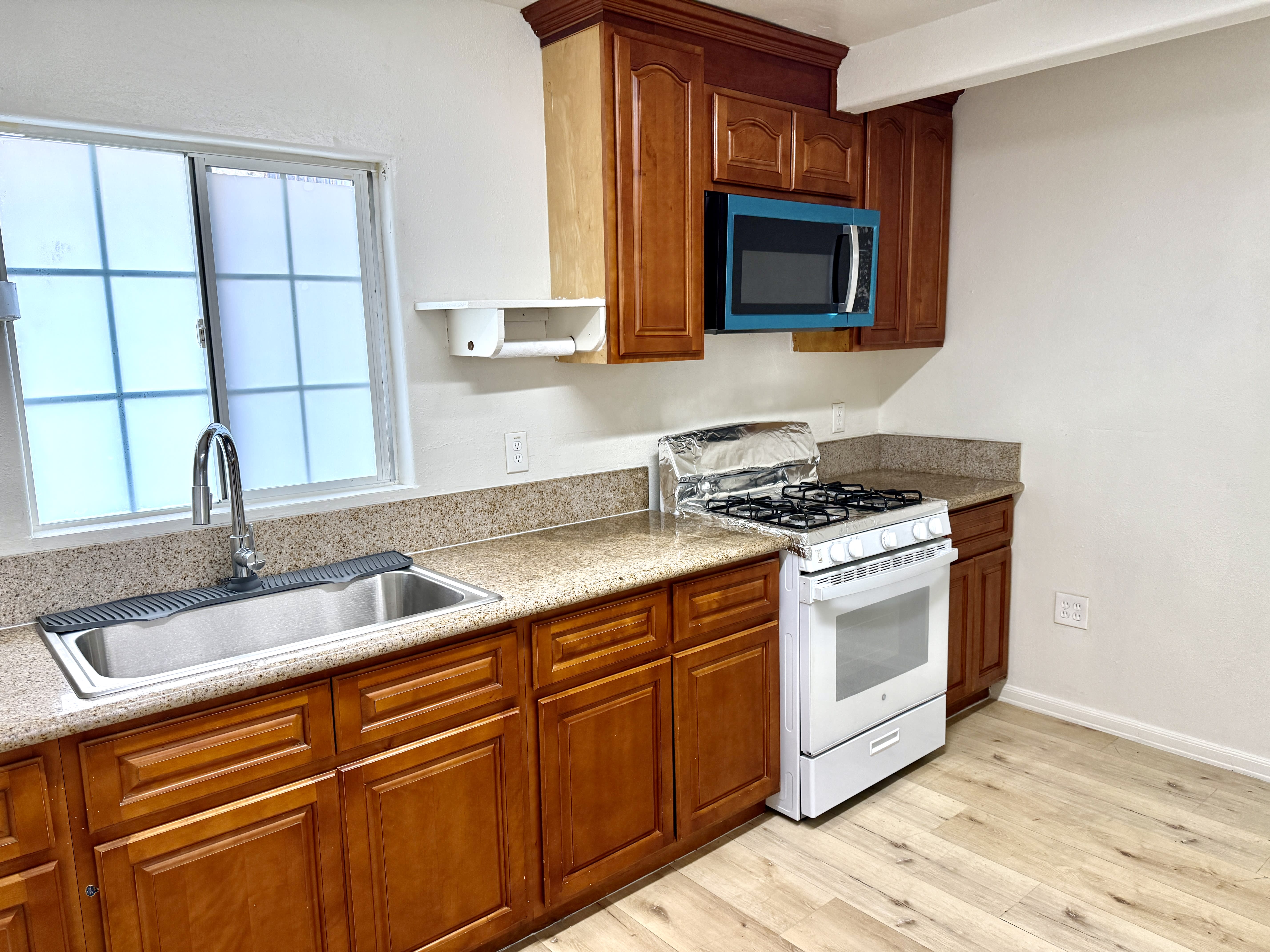 9827 Marshall Street – photo 5