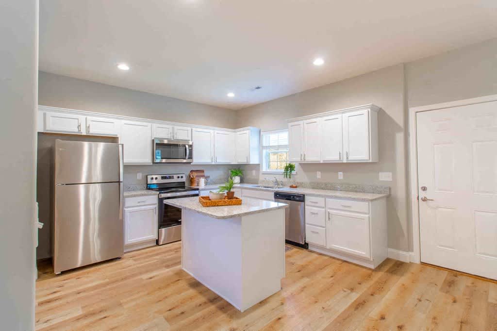 1420 Cora Ln – photo 4