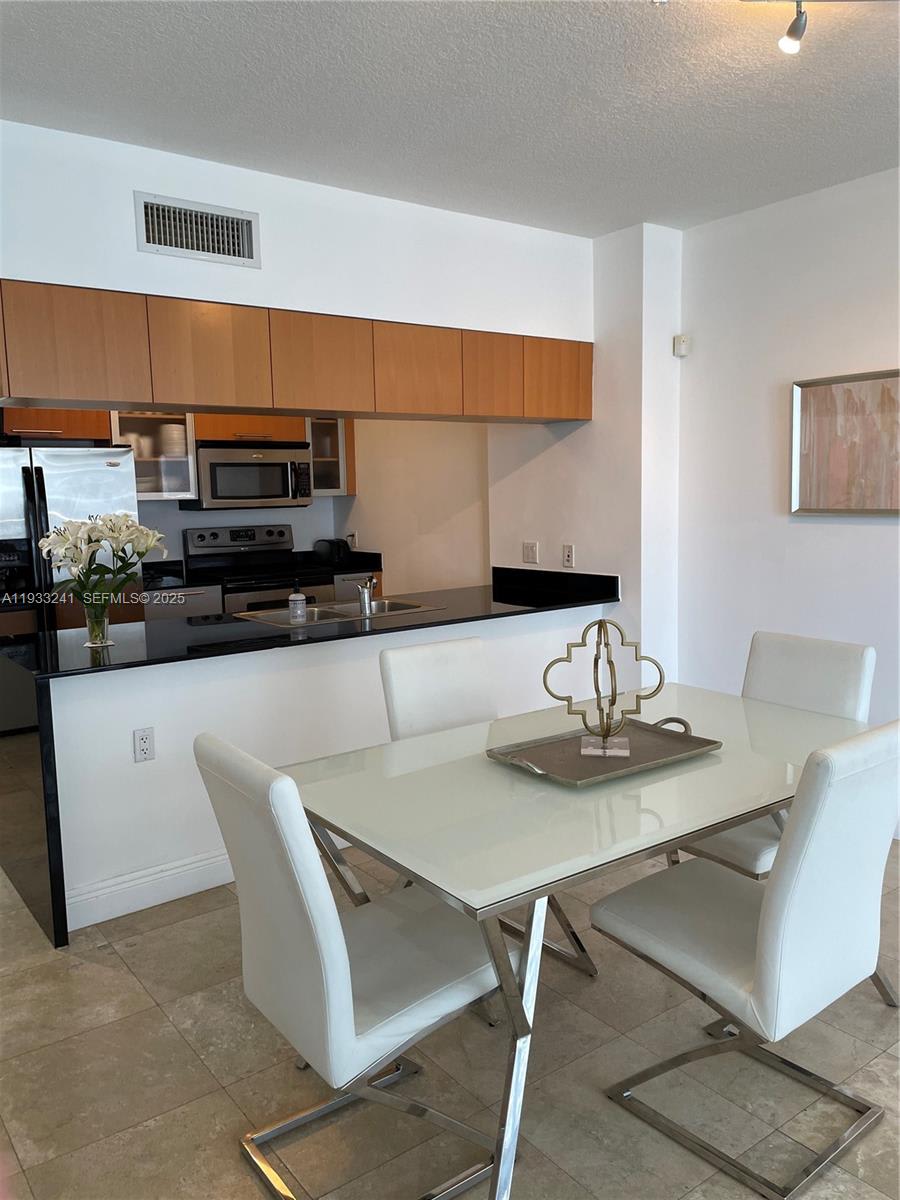 1750 N Bayshore Dr – photo 5