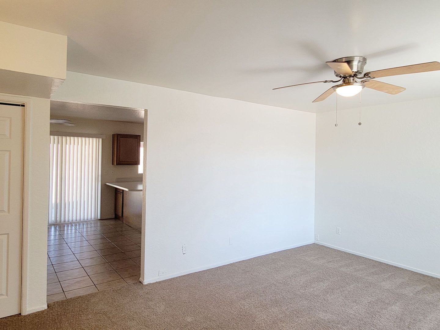 East Tucson Gem: Bright 3-Bed Home with Spacious Covered Patio & Enclosed Yard – photo 4
