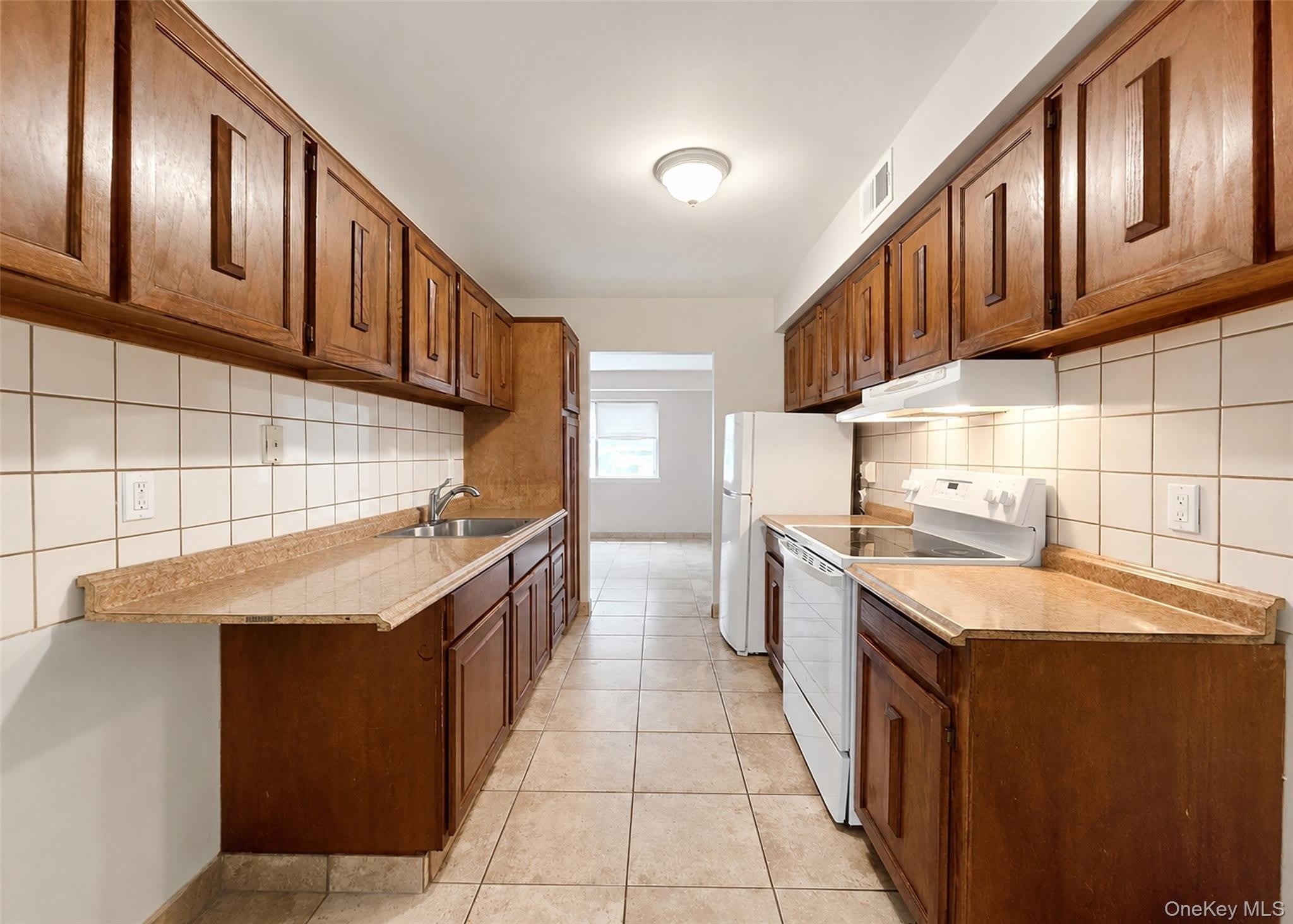 136 Hill Crescent – photo 4