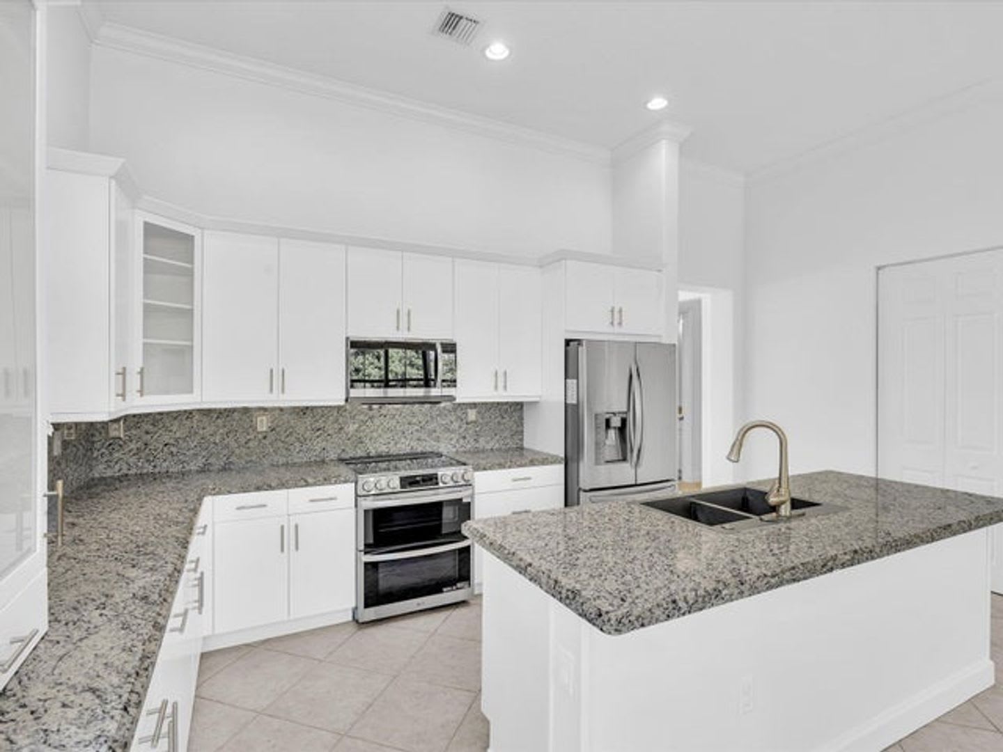 2680 NW 84TH Way, Cooper City, FL 33024 – photo 2