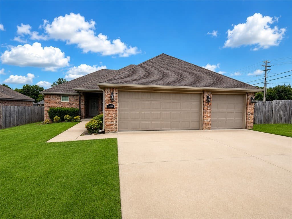 1486 S Blue Willow Avenue – photo 1