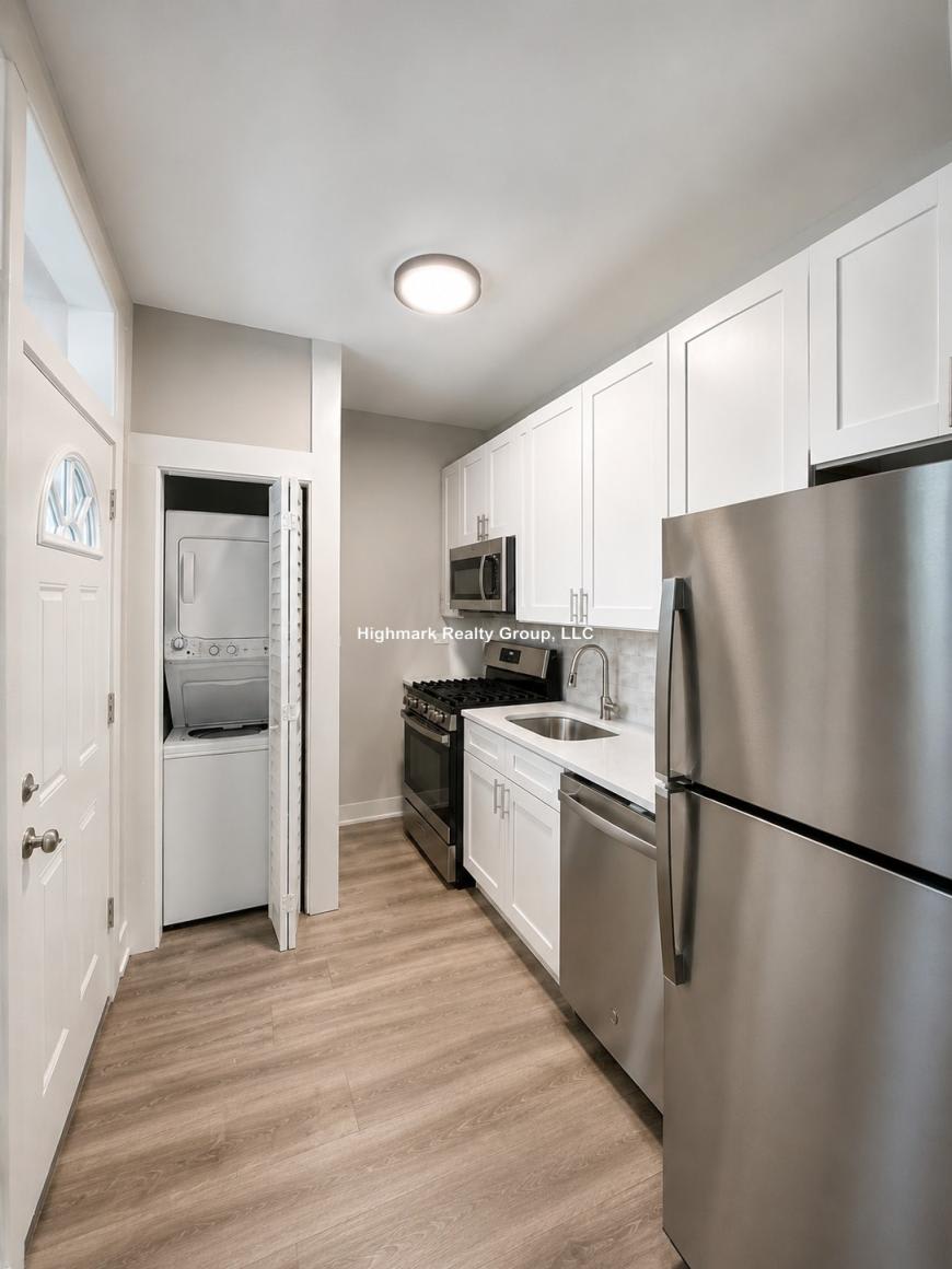 6517 North Newgard Ave. – photo 2