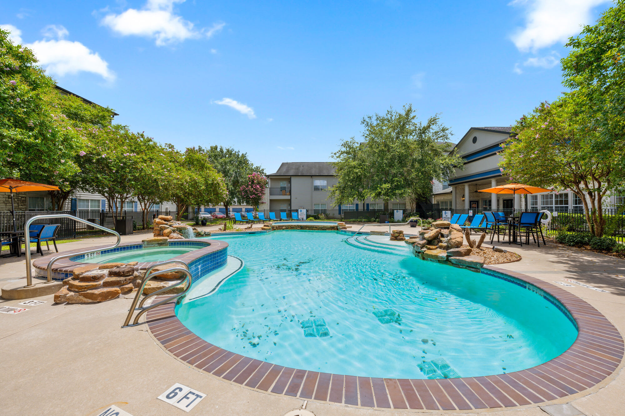 Oak Grove Apartments – photo 3