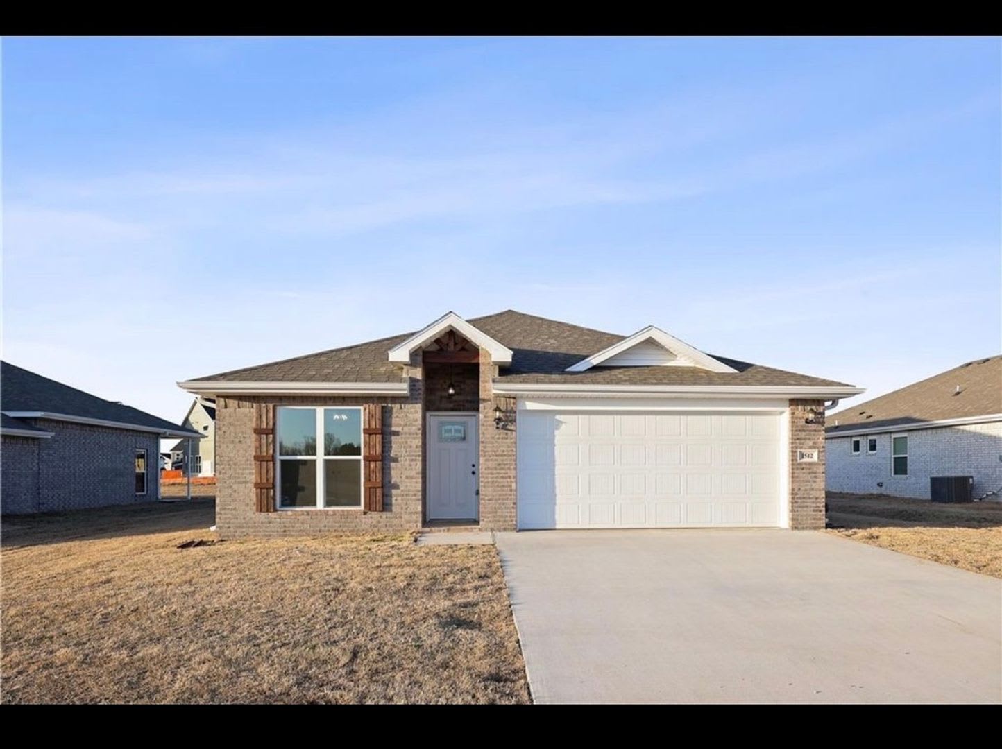 Modern 4-Bedroom Home with 2-Car Garage & Covered Patio in Pea Ridge – photo 1