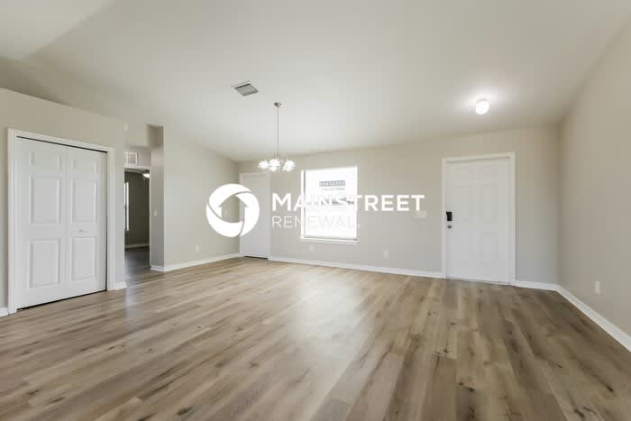 2806 58th Street West – photo 3