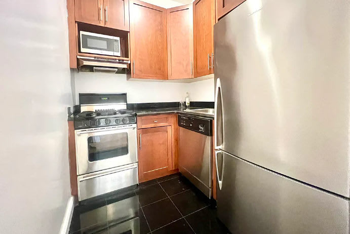 128 E 24th St – photo 2