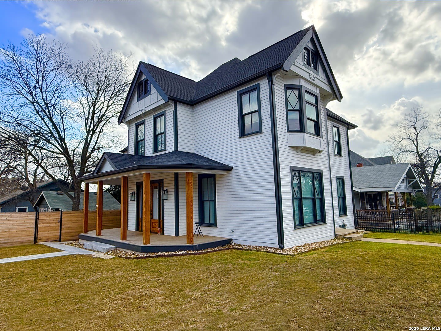 630 E CARSON ST – photo 2