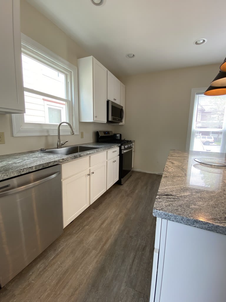 1202 Memorial Avenue – photo 5