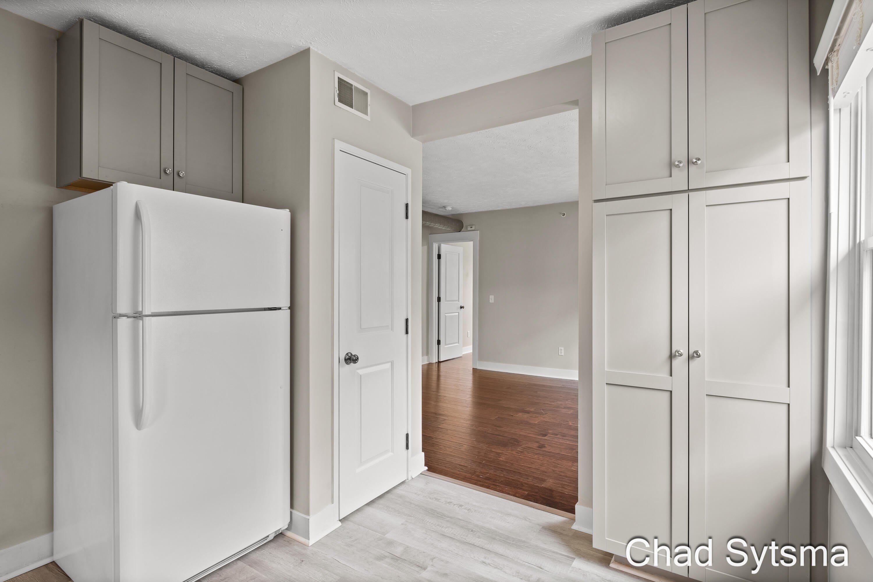 930 Wealthy Street Se – photo 5