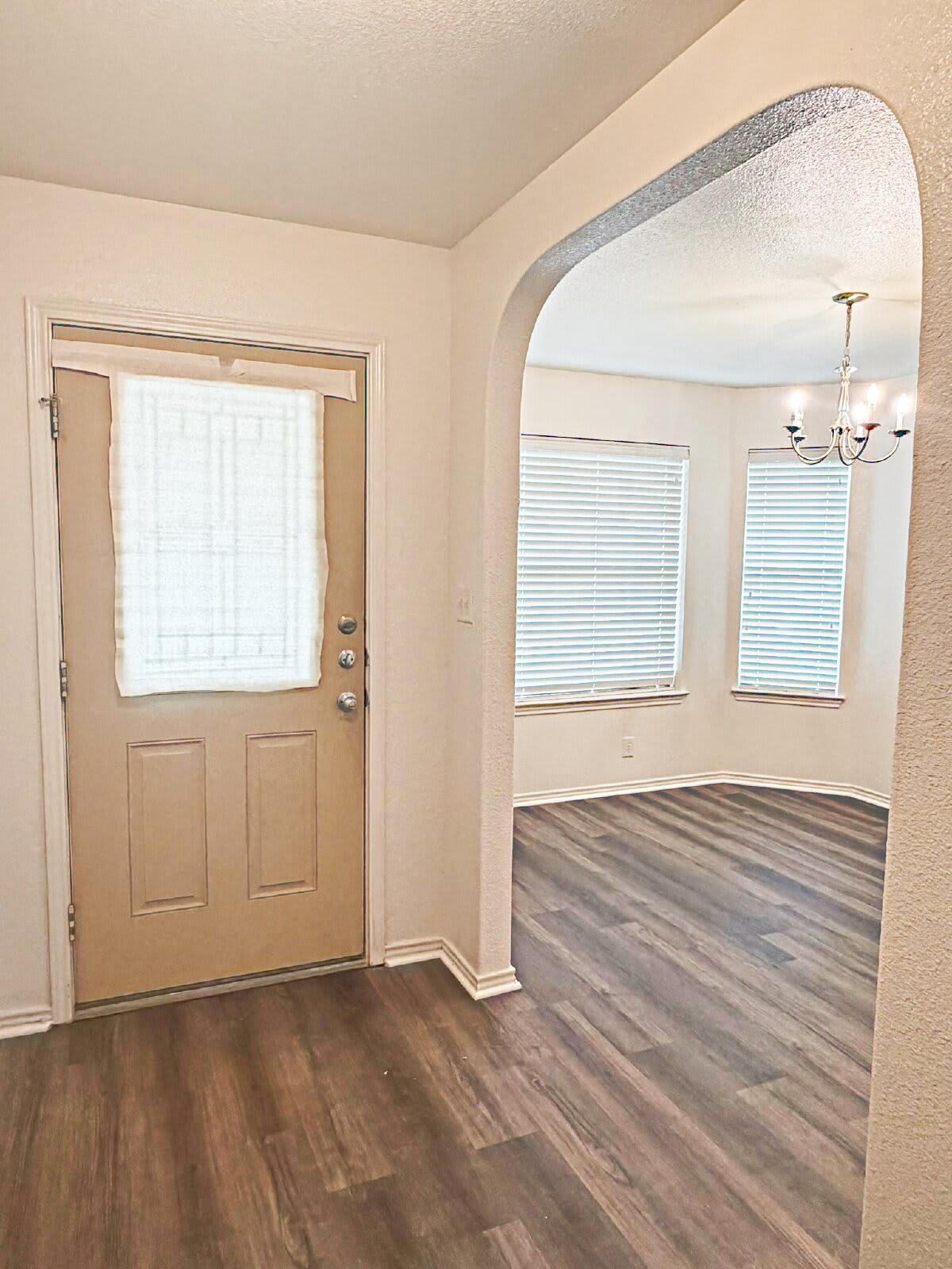 3949 Wensledale Dr – photo 2