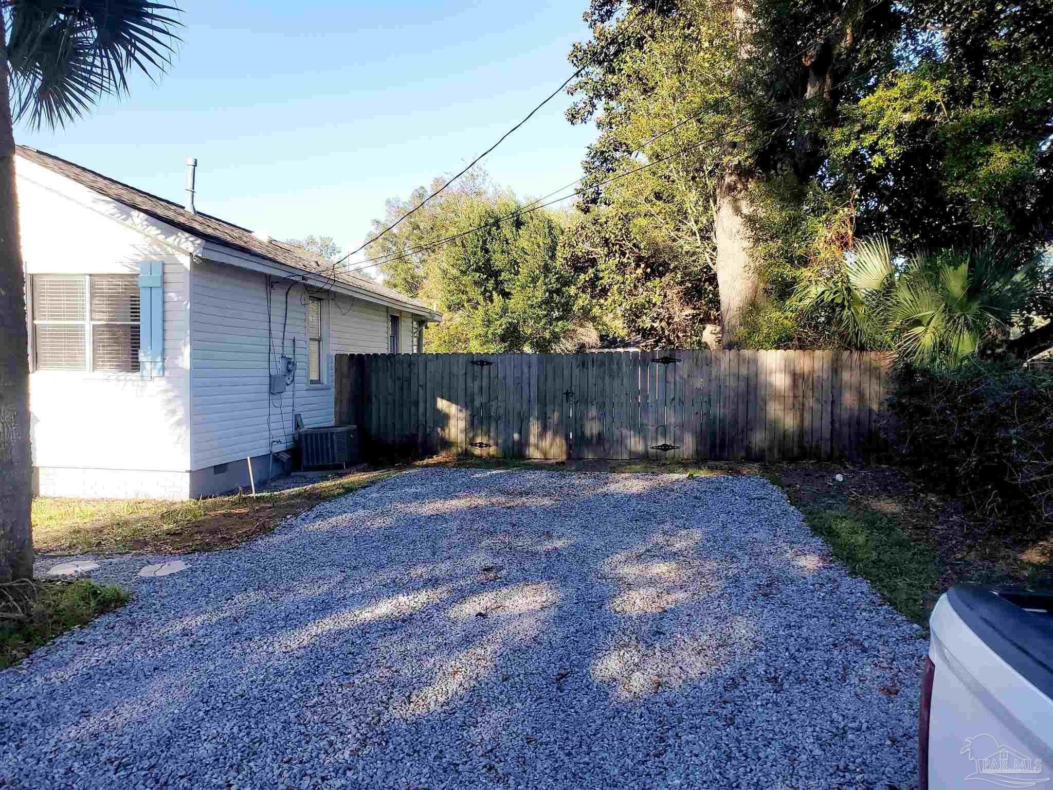1215 N C St – photo 5