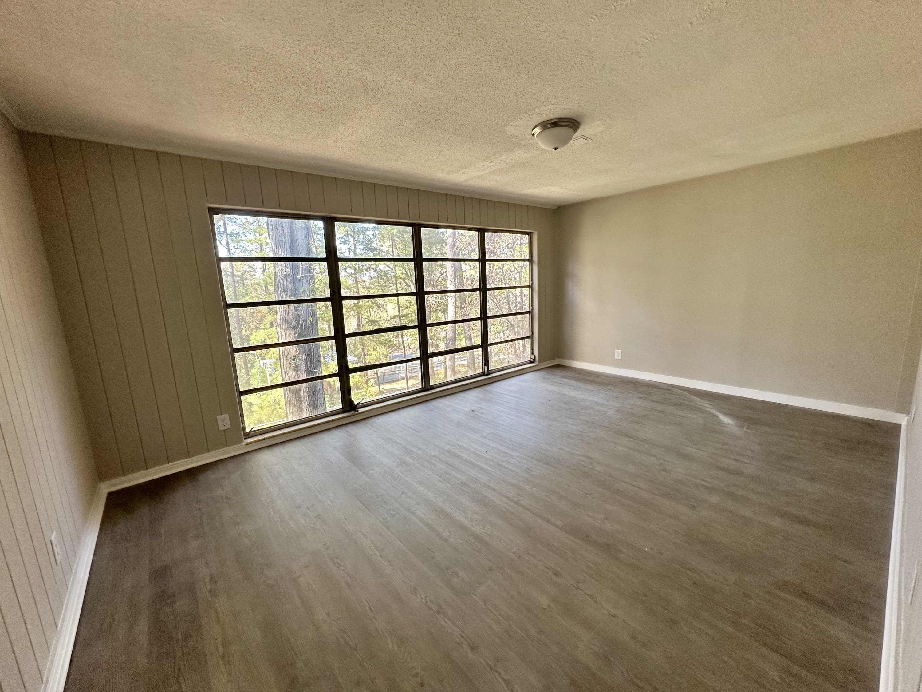 1930 Granville Avenue – photo 2