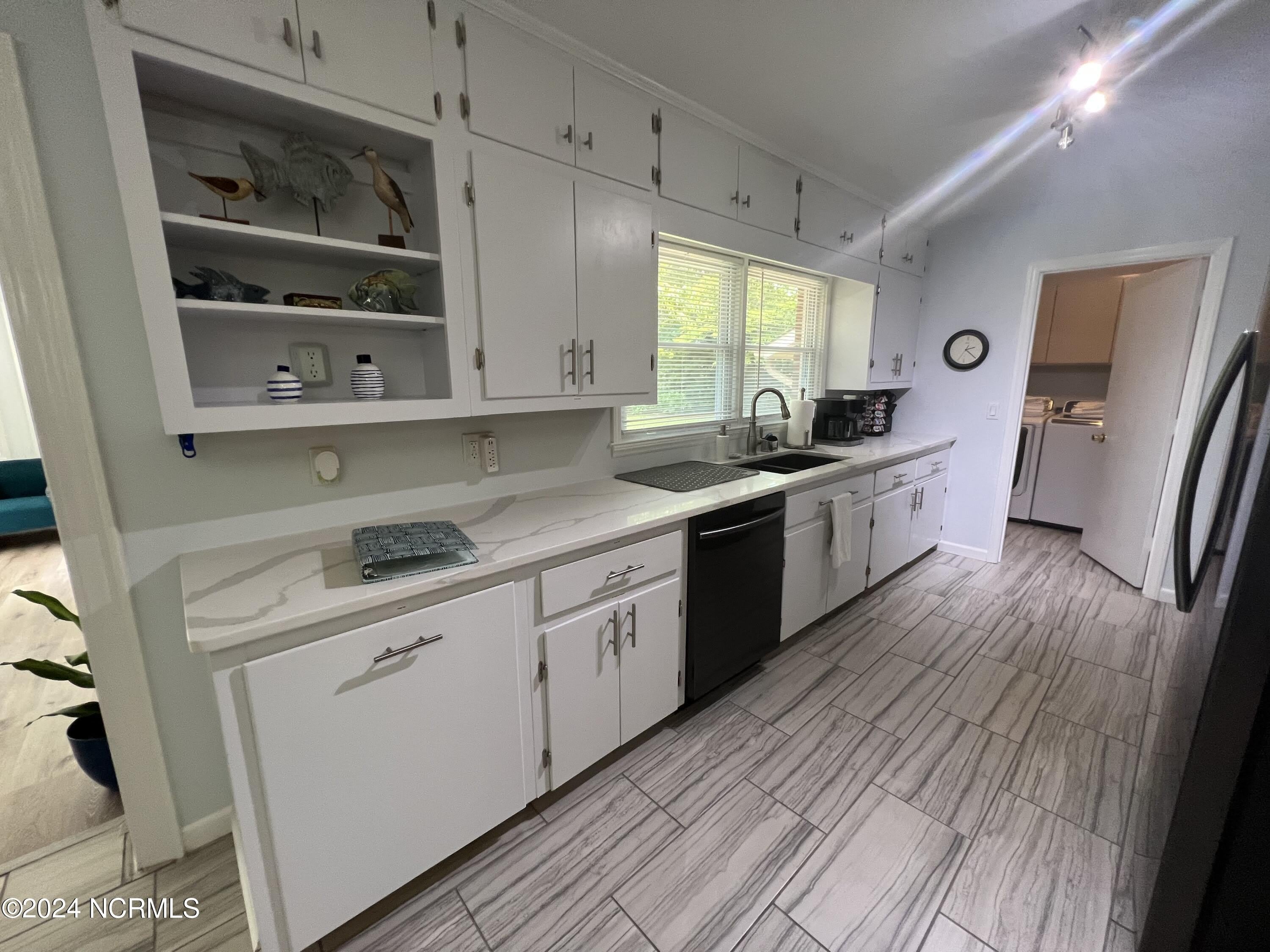 518 Rose Avenue – photo 3