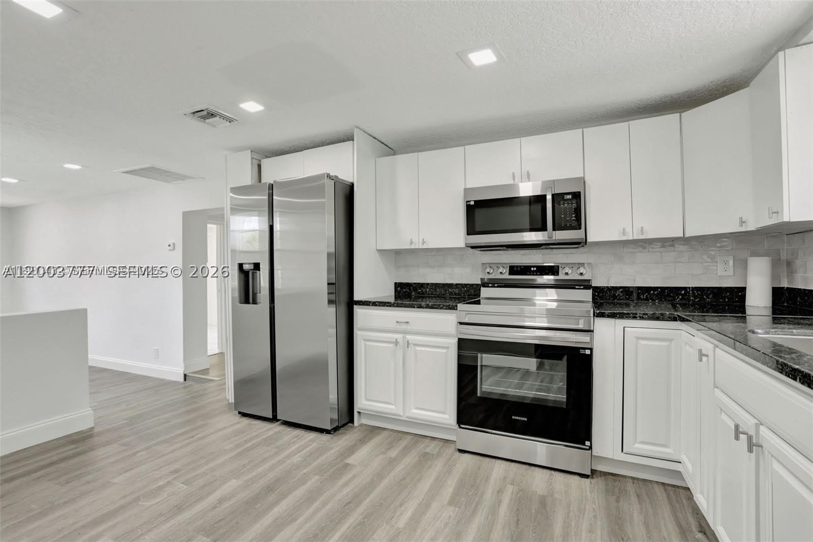 2701 Nw 18Th Ter – photo 4