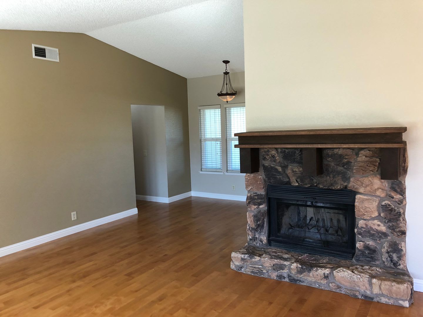 1409 Elm Street – photo 4