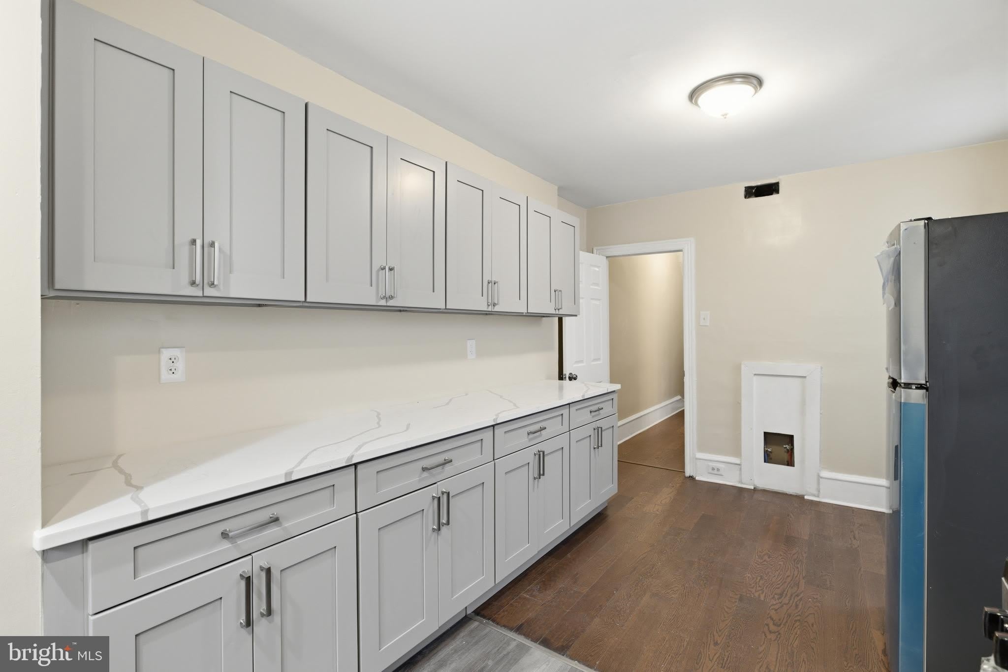 632 W CUMBERLAND Street – photo 4