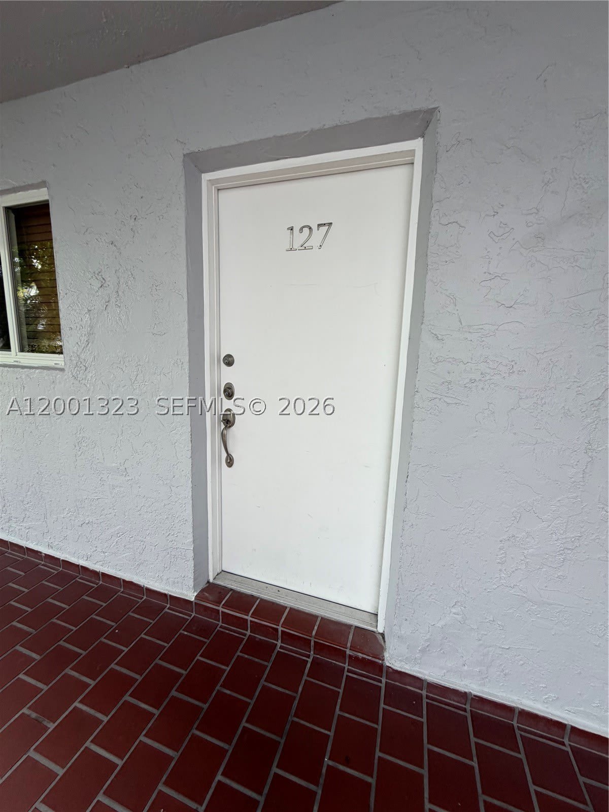 100 Edgewater Dr – photo 4