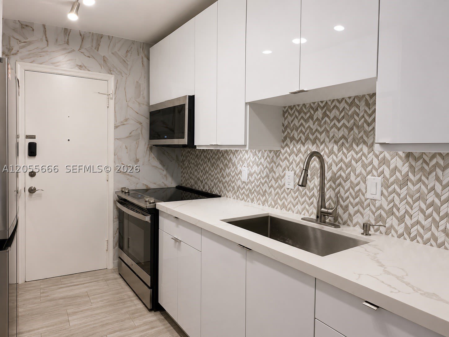 2260 Ne 67Th St – photo 4