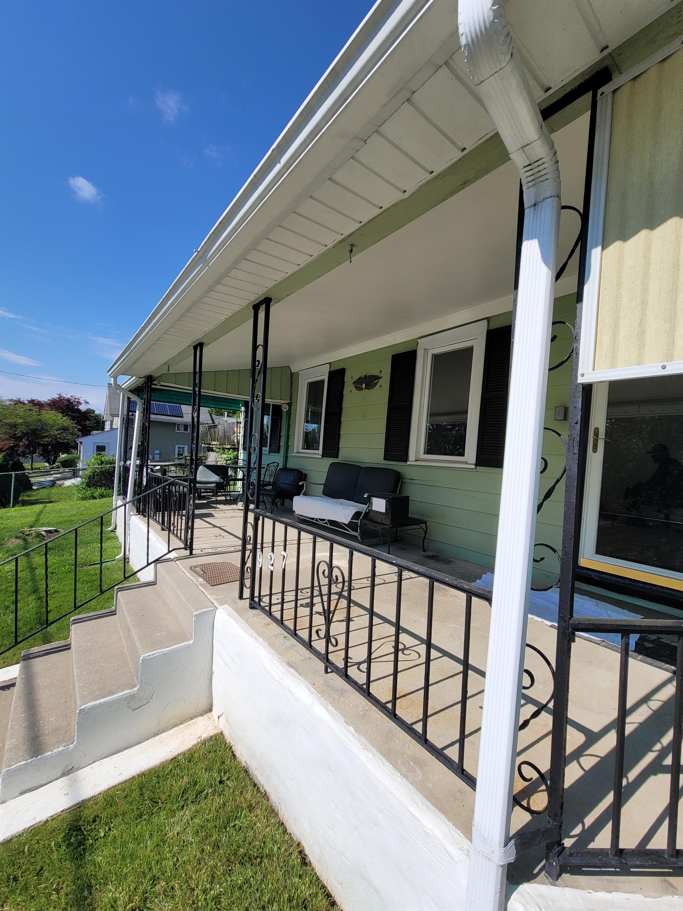 927 Mount Pleasant Avenue – photo 2