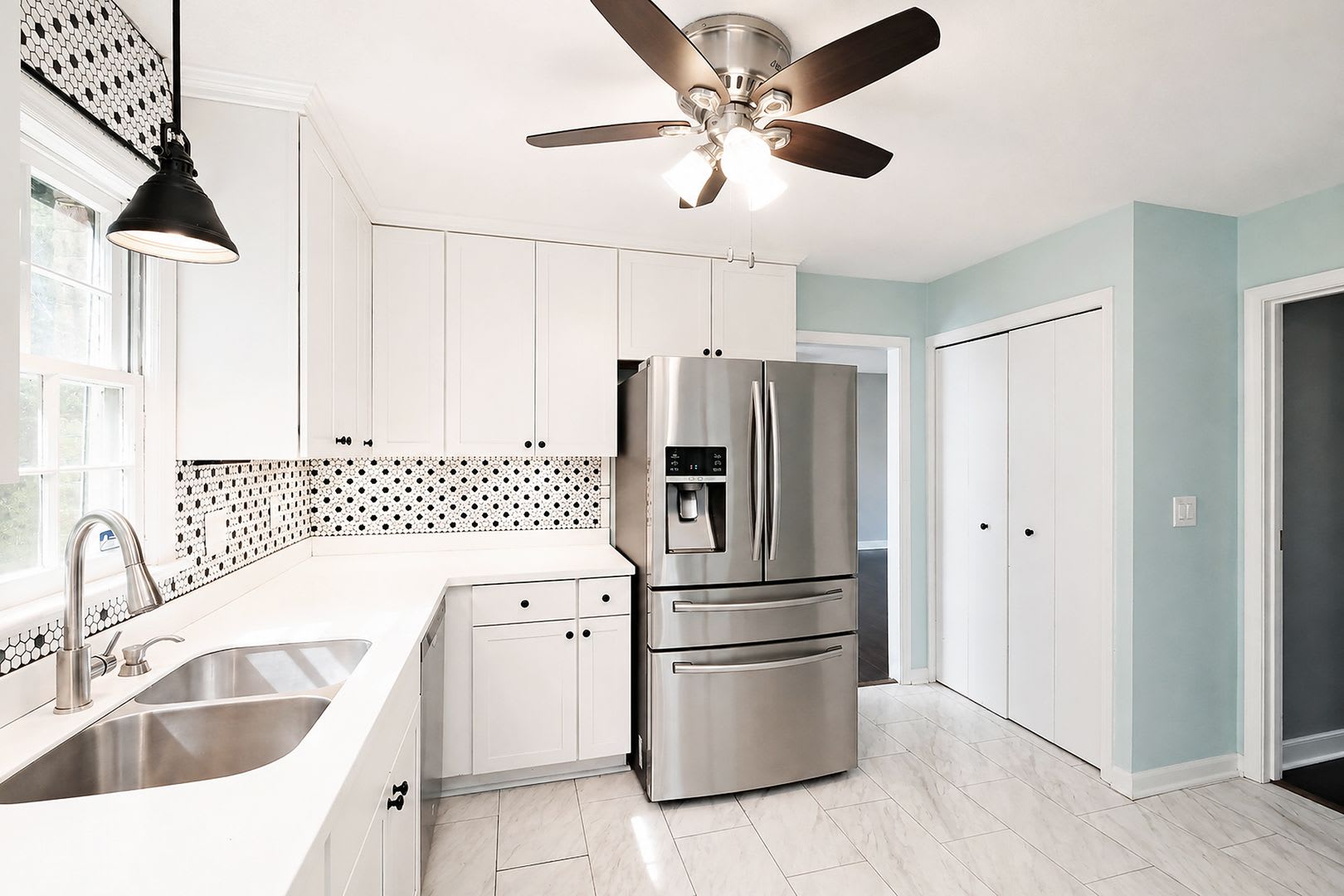 Move-in Ready + Dog-Friendly Canterbury Hills Home, Minutes to UVA & Barracks Road – photo 3