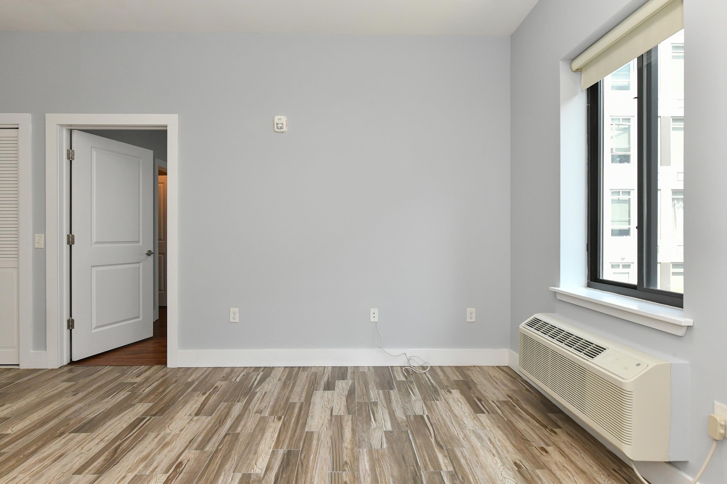 424 WHITON ST – photo 5