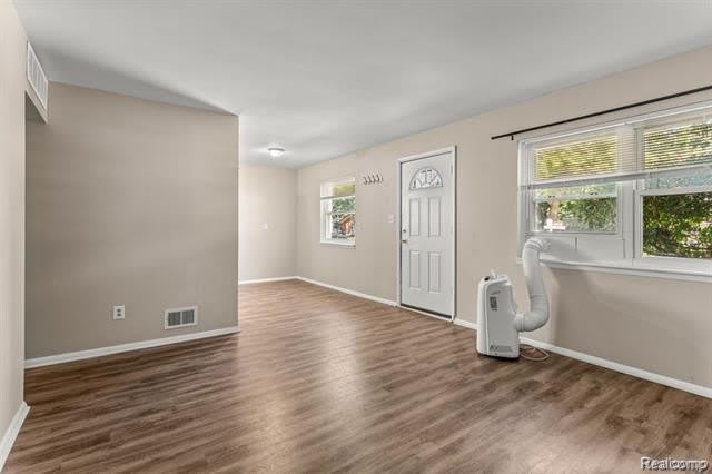 25469 Powers St Avenue – photo 5