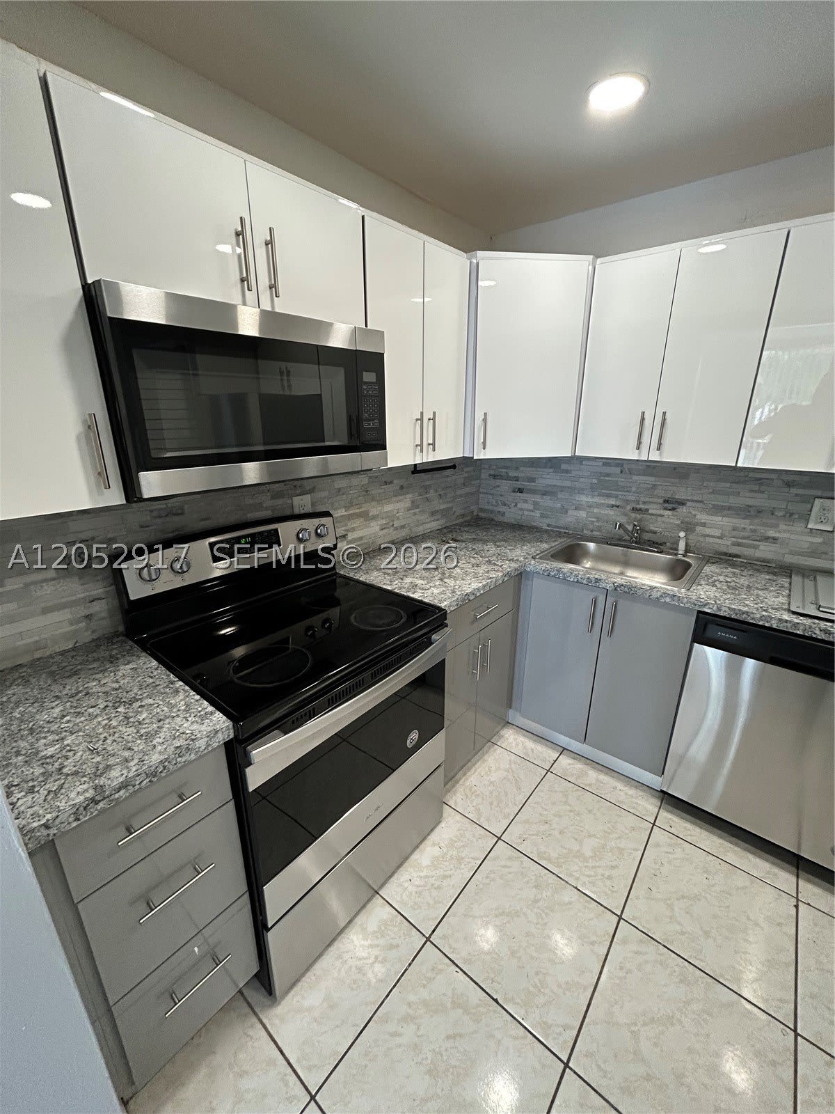 8311 SW 142nd Ave – photo 5