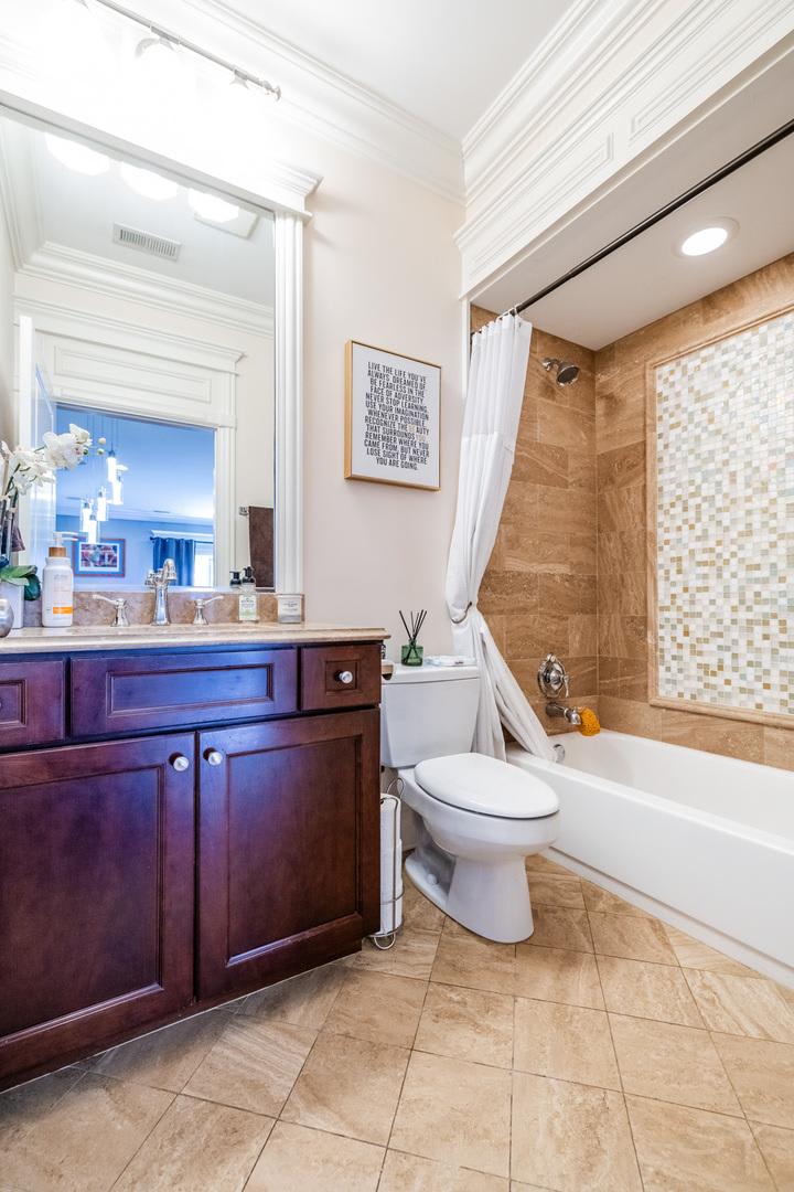 2540 W Diversey Avenue – photo 3