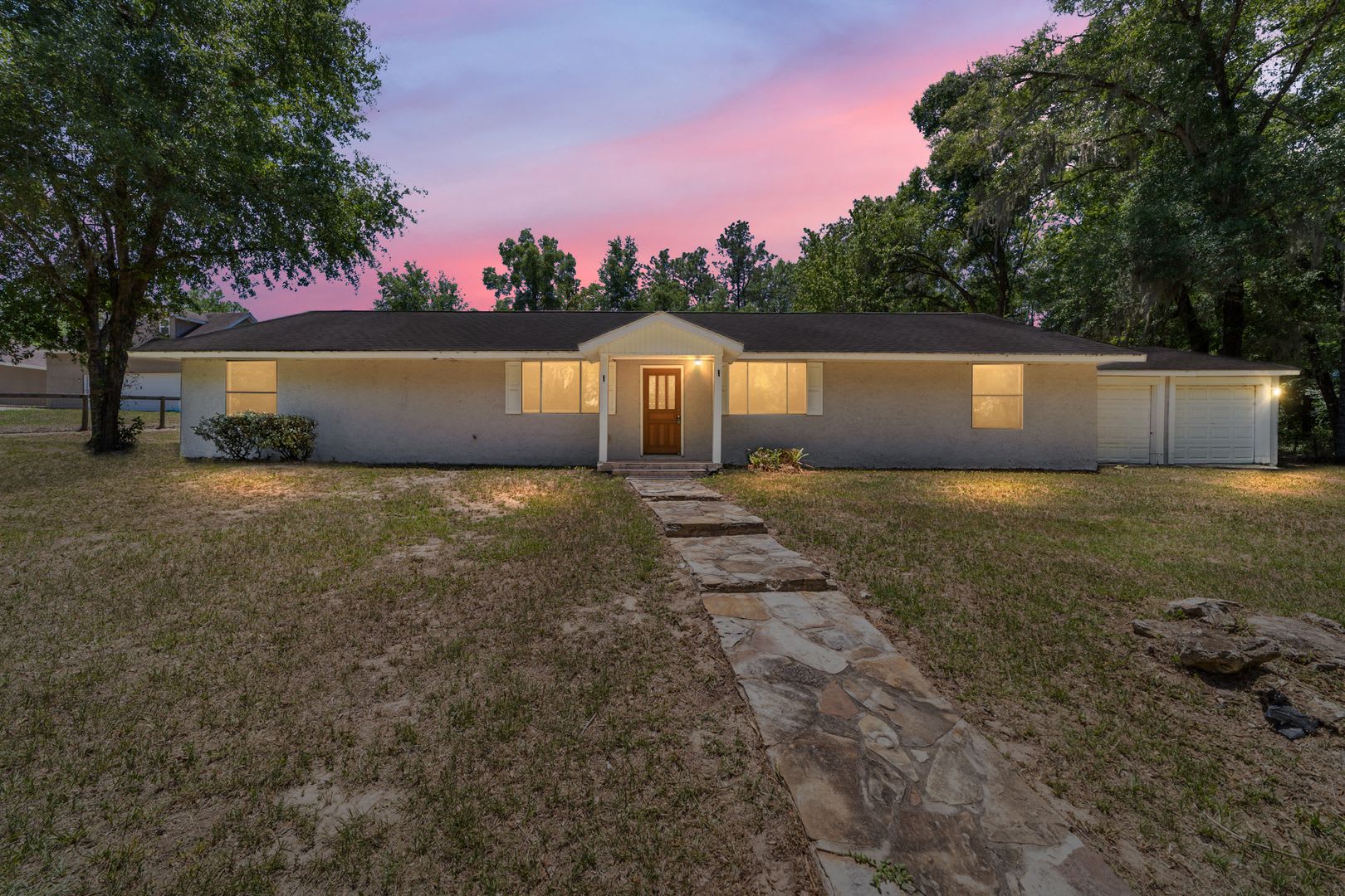 Coming Soon Huge Beautifully Maintained 3 Bedroom 2 Bath Home Offering Approximately 2 380 Square Feet Of Living Space On 1 16 Acres In Desirable Southwest Ocala – photo 1