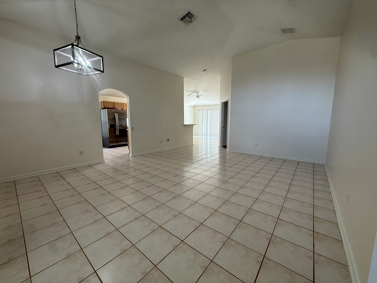 Beautiful 3 bed/2 bath home with Lawn Care Included – photo 2