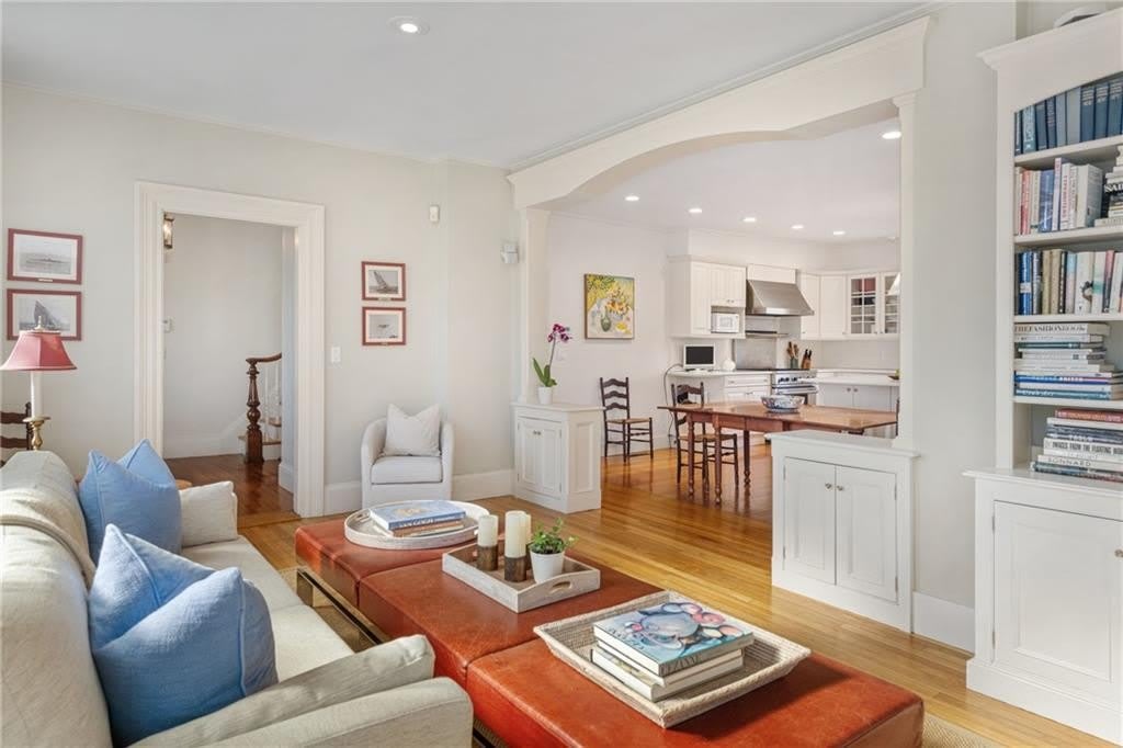100 Coggeshall Avenue – photo 4