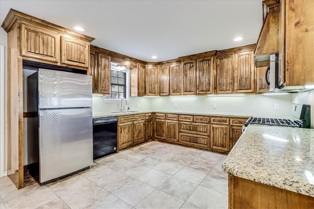 2111 E Lott Avenue – photo 2