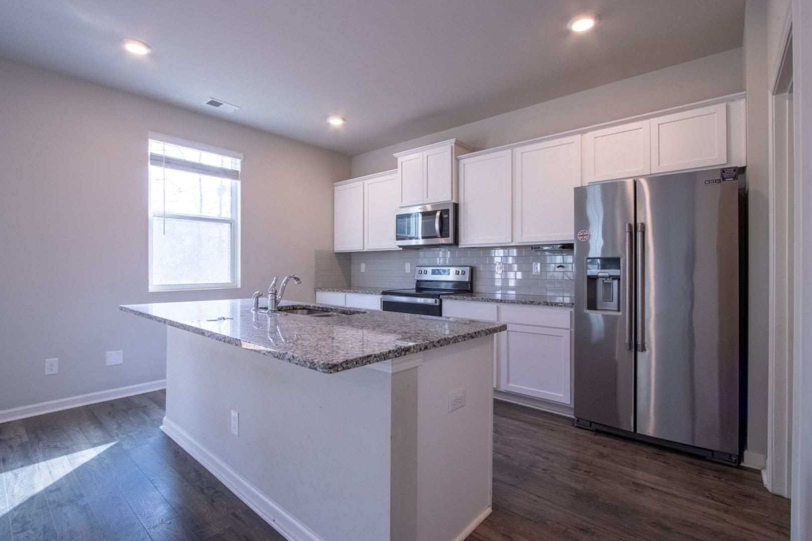 Welcome to 325 Park West Blvd – photo 5