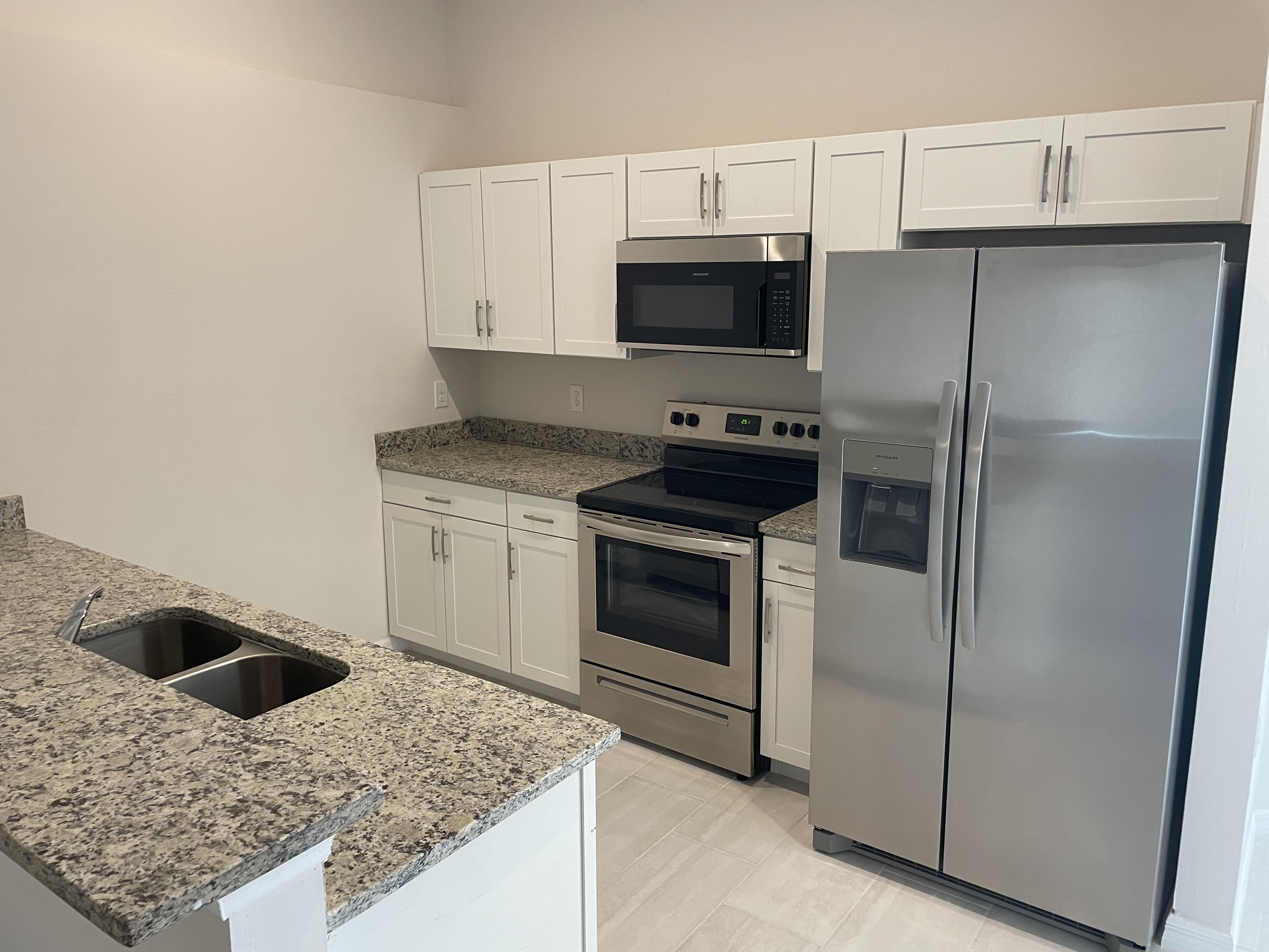 1211 Se 8Th Ter – photo 2
