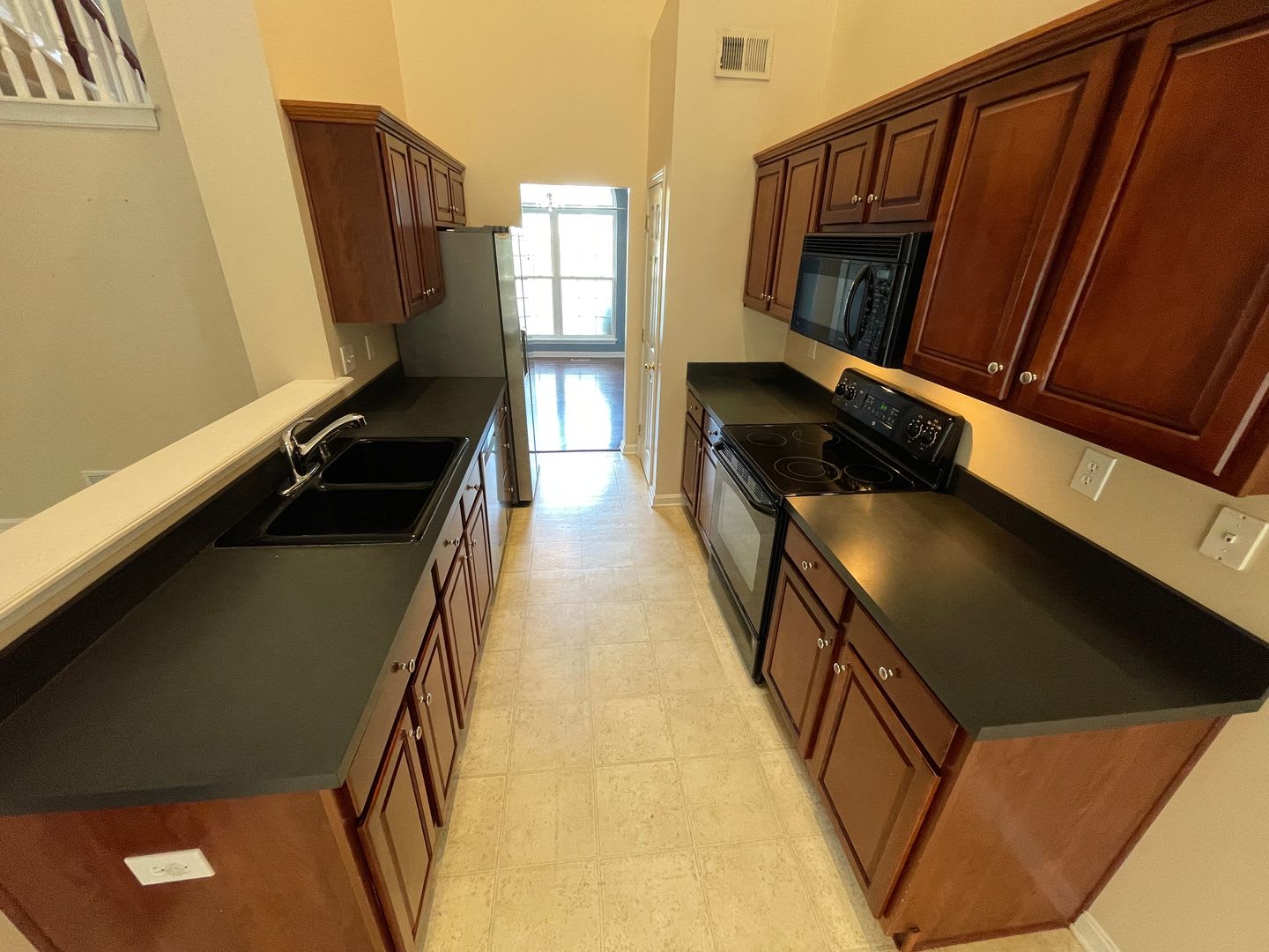 Amazing Home East Jefferson Co For Lease – photo 4