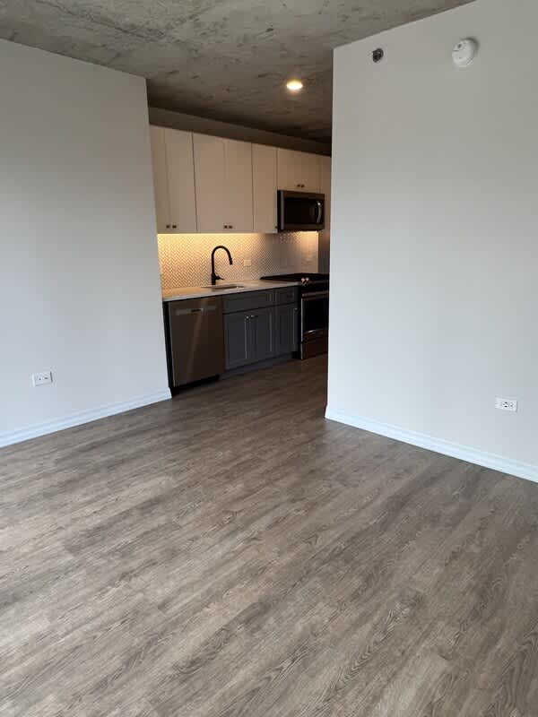 603 N Wells St – photo 2