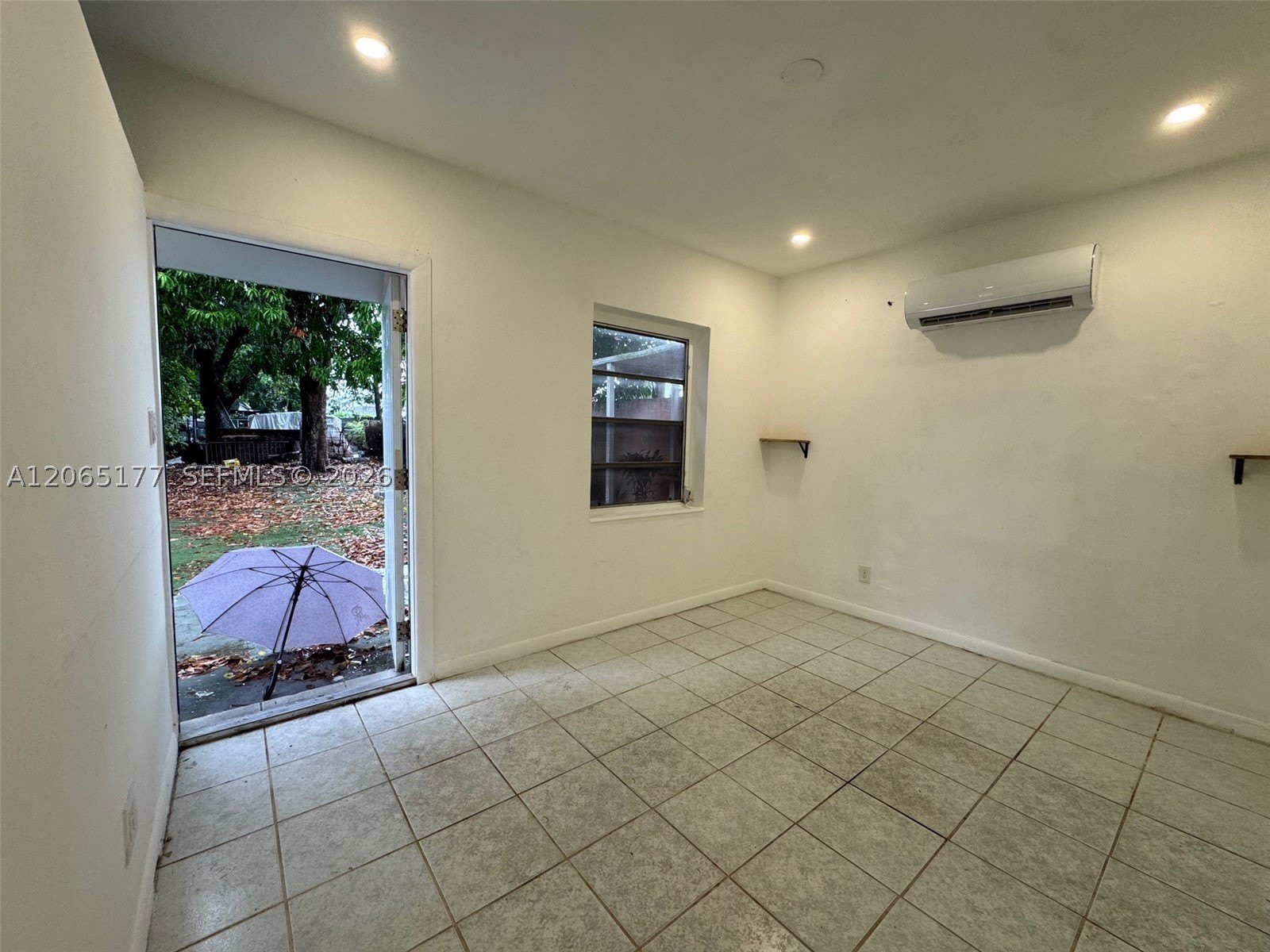 2380 NW Flagler Ter – photo 4
