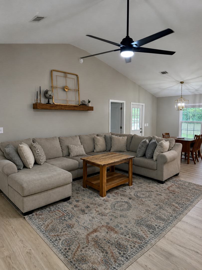 Updated 3/2 with fenced in yard! – photo 4