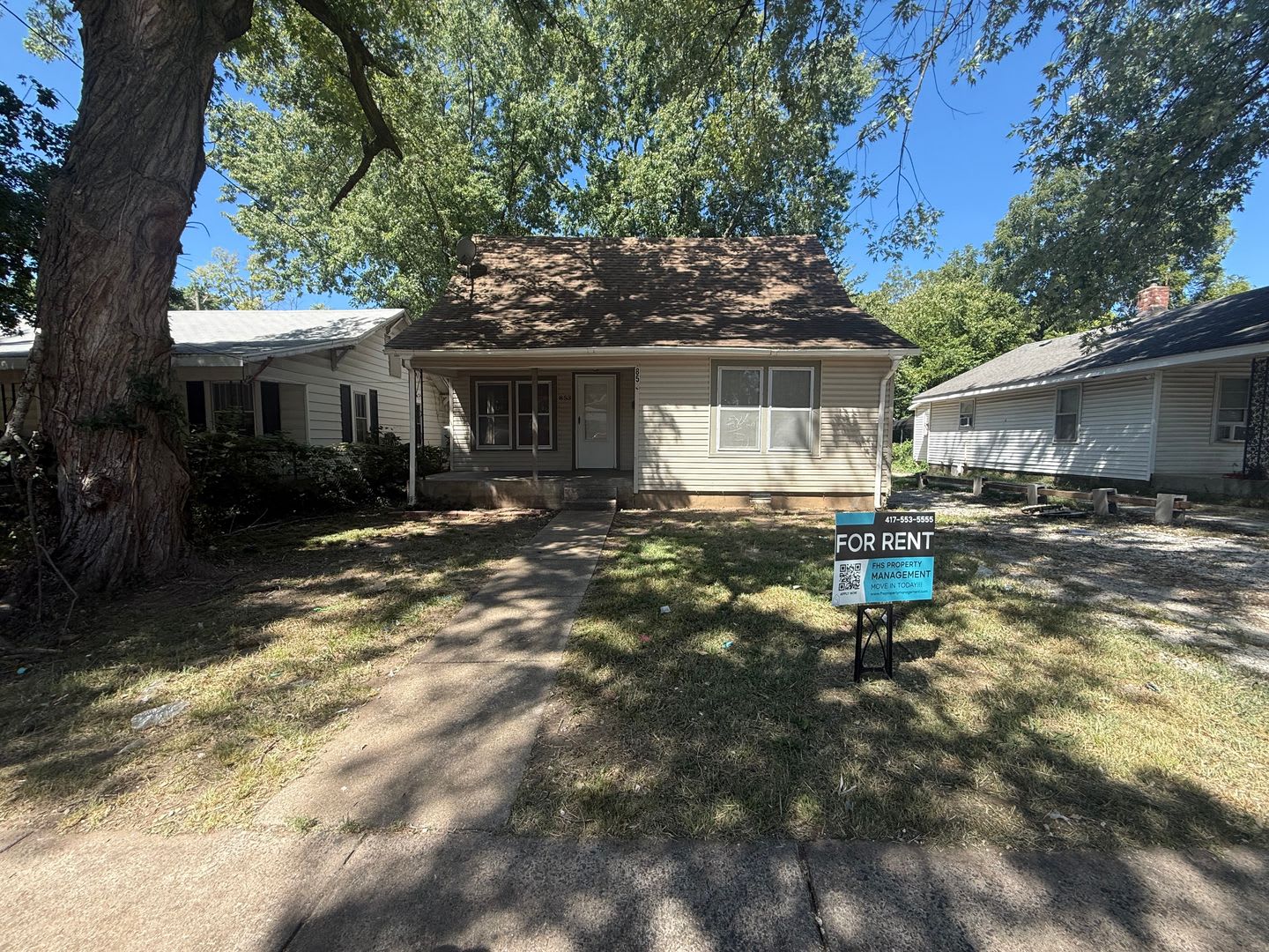 3 bedroom 2 full bathroom available now! – photo 1