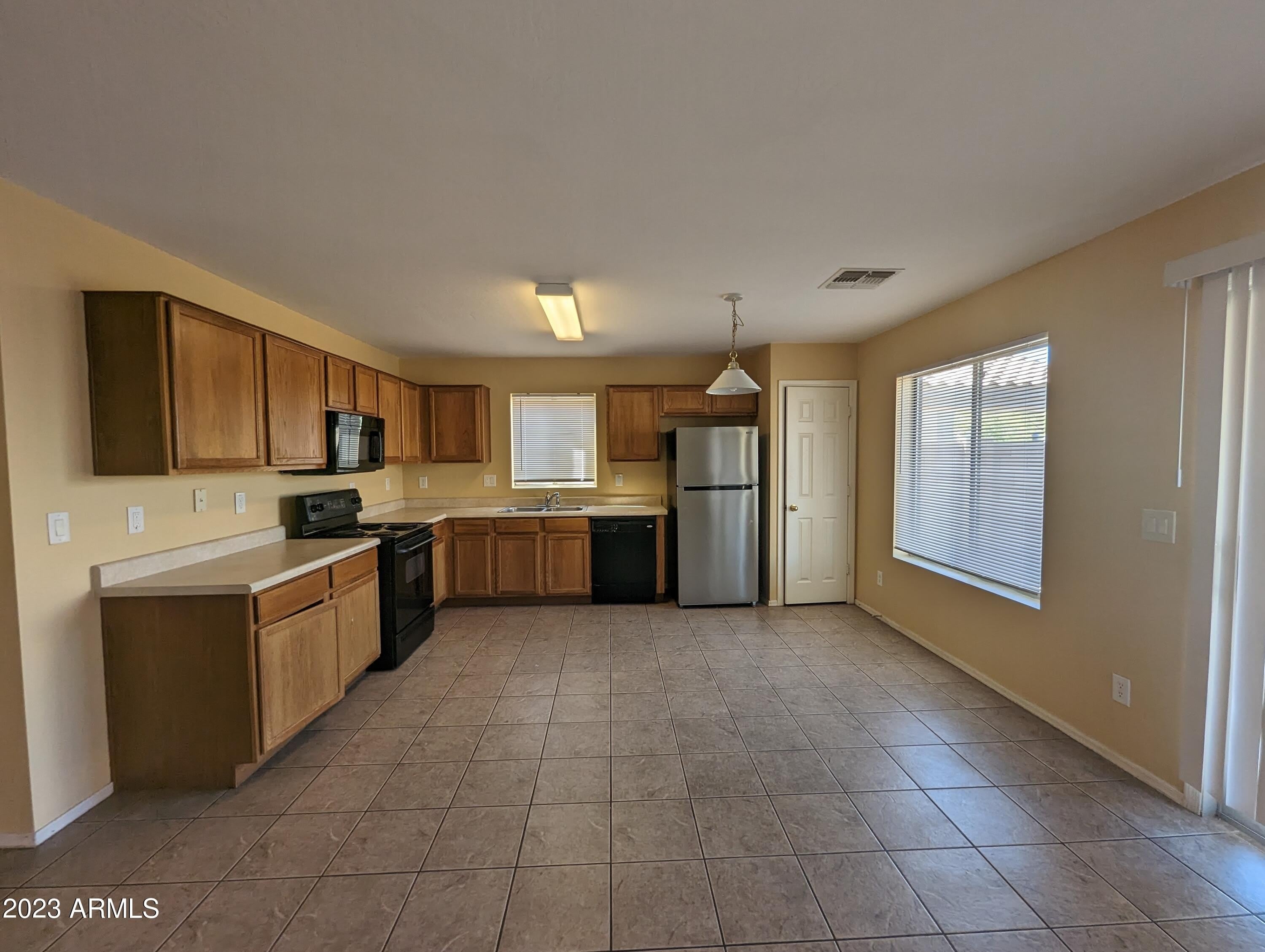 2270 W CENTRAL Avenue – photo 4