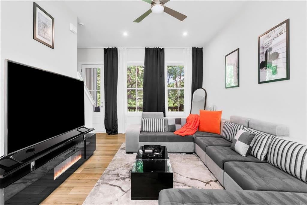 1321 Breezy Street SE – photo 3