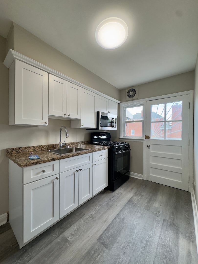 Charming 2 Bedroom/1 Bathroom Townhome in Essex, Baltimore, MD! – photo 5