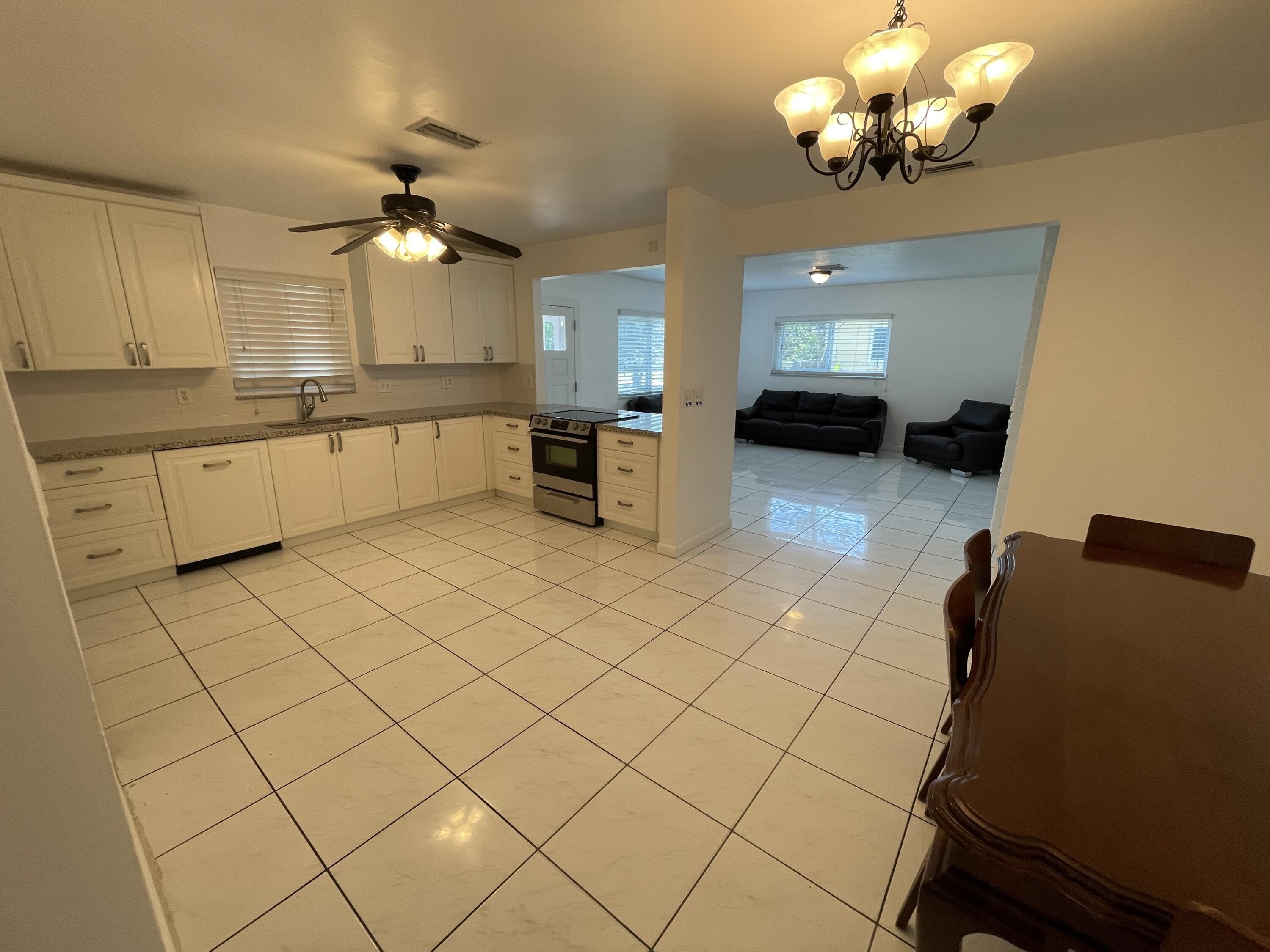845 NW 10TH Avenue – photo 5