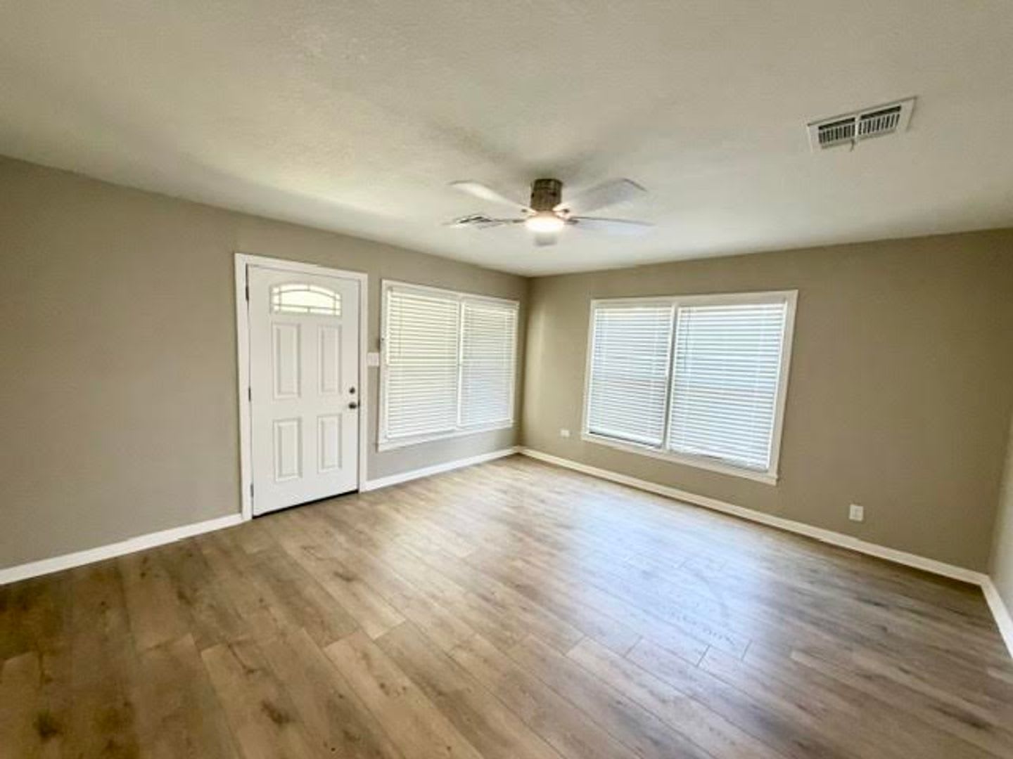 3500 Leland Ave – photo 3
