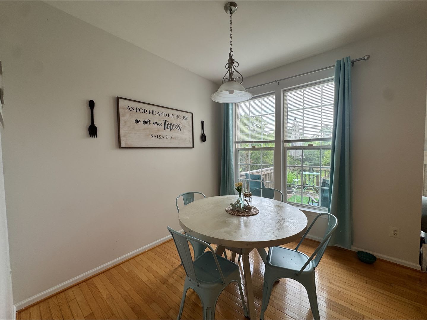 BEAUTIFUL TOWNHOUSE IN WOODBRIDGE- CLOSE TO I-95/QUANTICO – photo 1