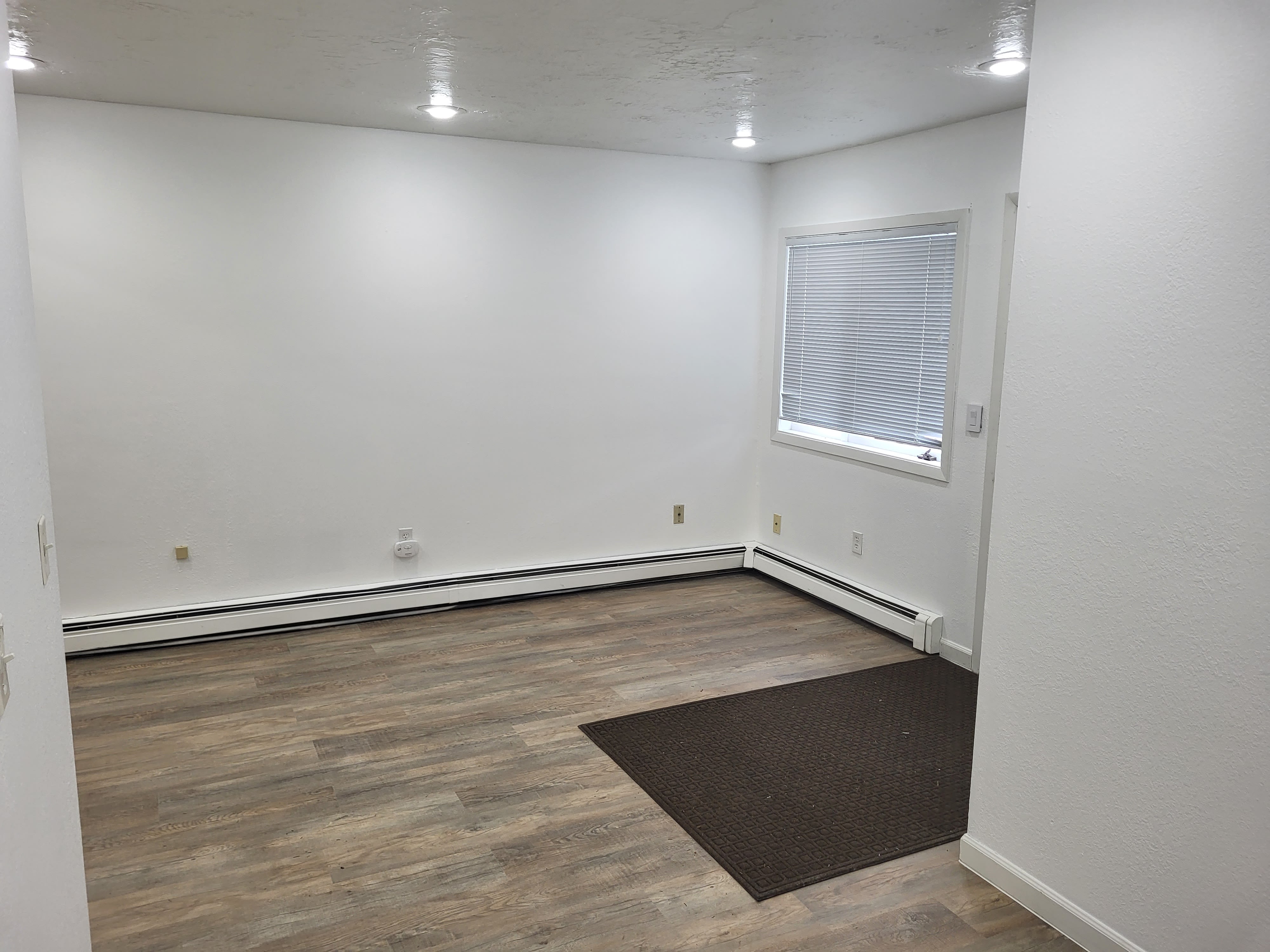 4852 Glasgow Drive – photo 2