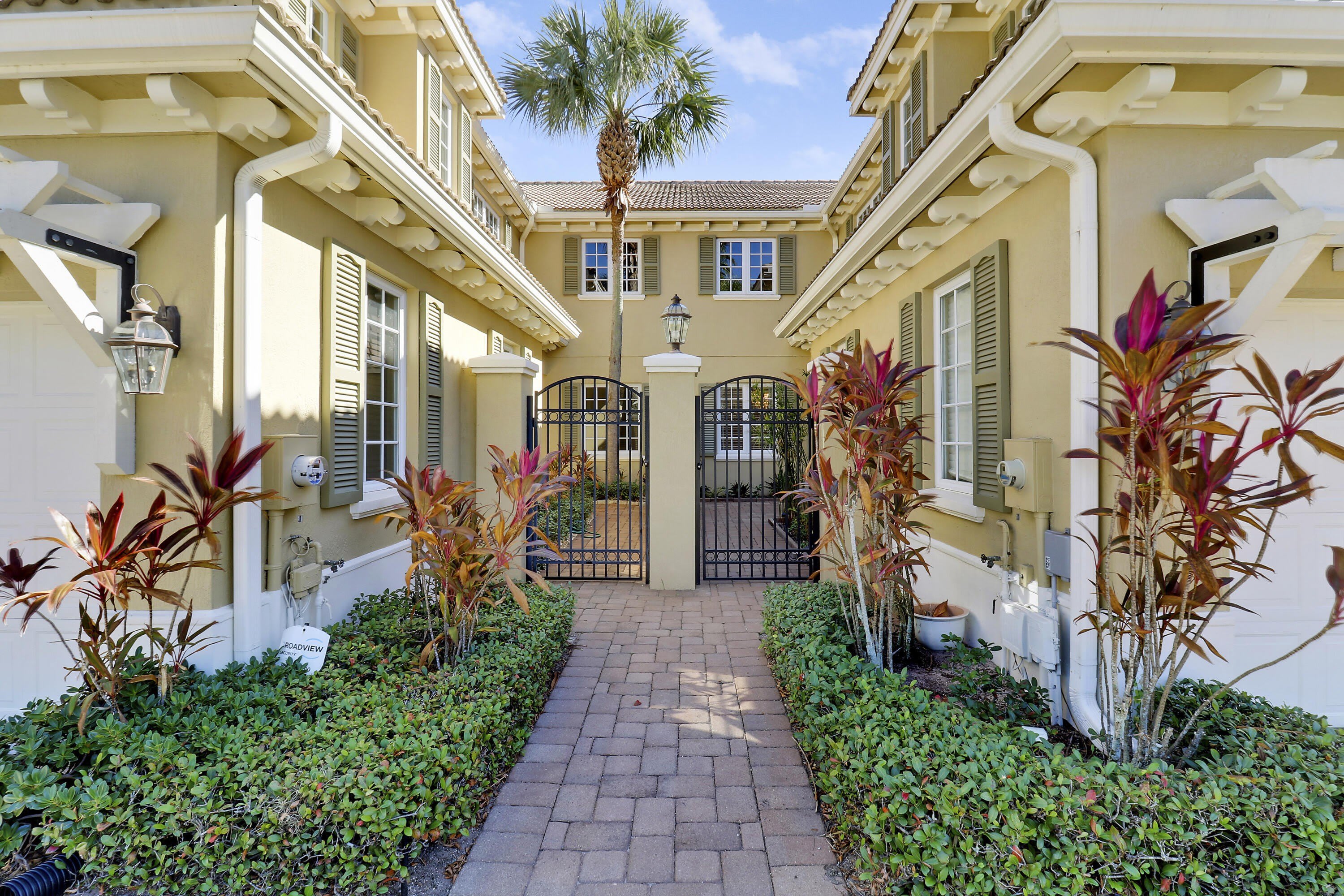 4790 CADIZ Circle – photo 2