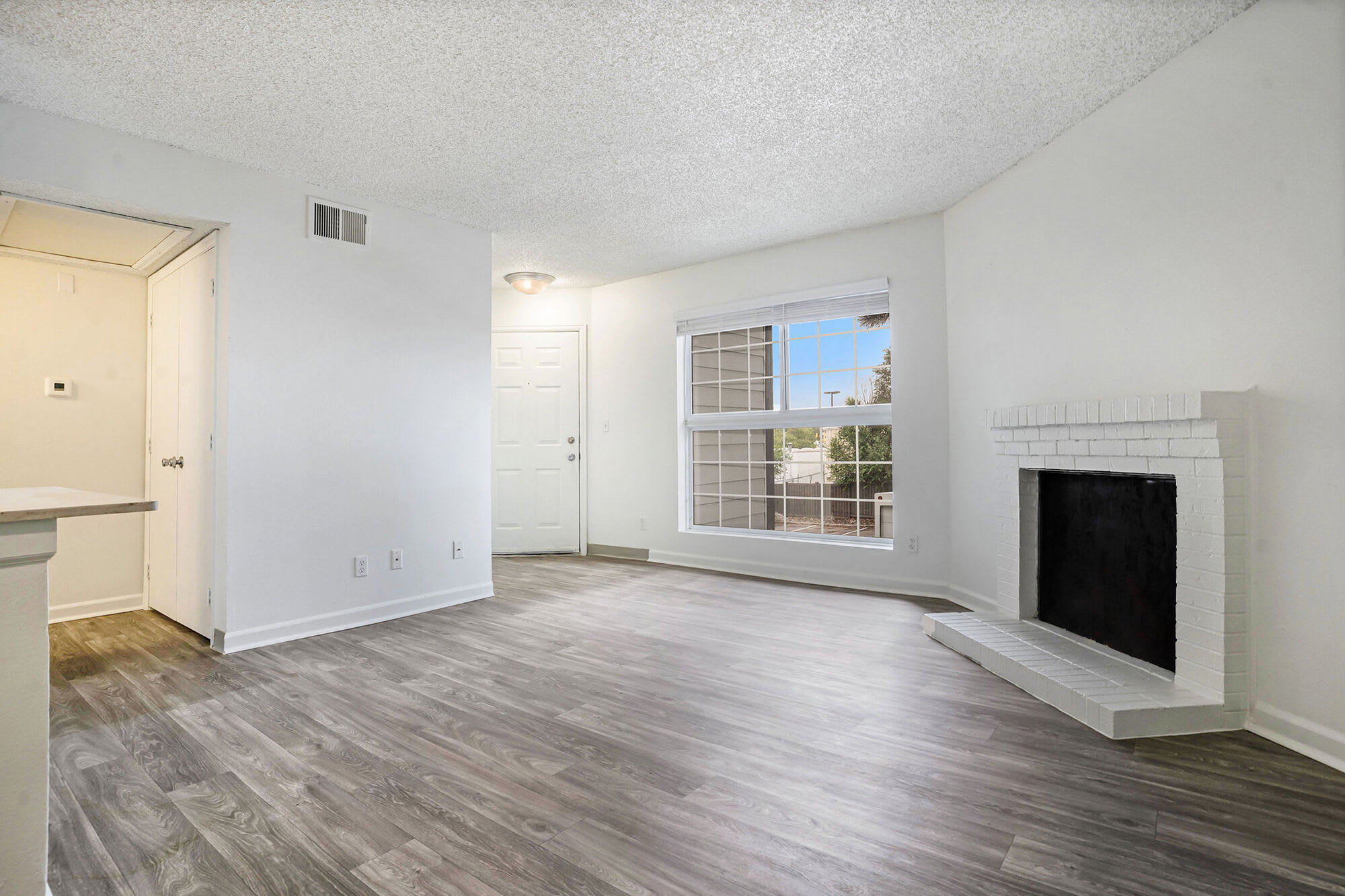 Oakdale Springs Apartments – photo 5